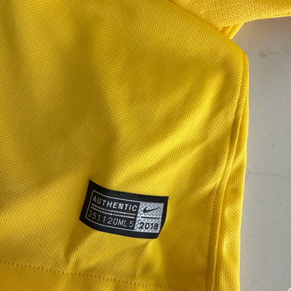 NIKE Women’s Brazil Soccer Yellow Jersey World Cup 2018 Sz M - Picture 5 of 6